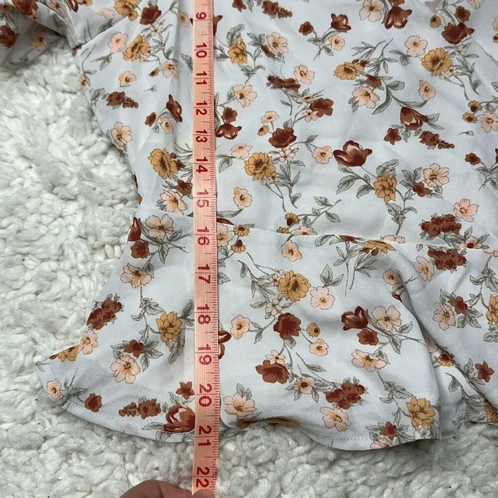 Astr The Label Puff Sleeve Wrap Blouse Floral Girly Cottagecore C2